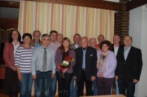 Der neue Vorstand des größten Wetterauer SPD-Ortsvereins: Monika Eckhardt, Ute Kohlbecher, Horst Berkefeld, Hidir Yilmaz, Frank Weber, Ottmar Weber, Christine Jäger, Bernhard Kremser, Klaus Peter Cos, Thomas Jungermann, Annegret Jäger, Wolfgang Schneider, Wolfram Becker und Lothar Noll.